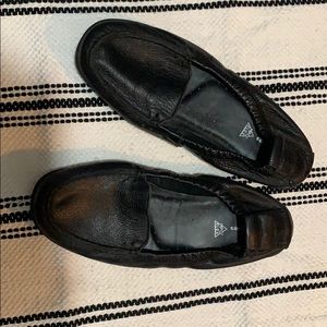 Hush puppies - black loafer flats